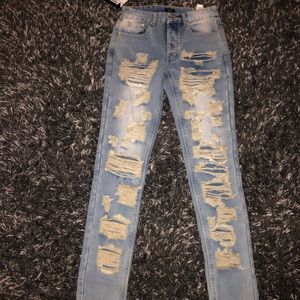 Men’s Tapered Stacked Leg Shredded Jeans